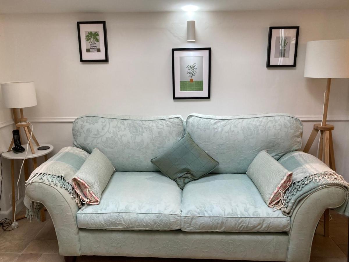 Hollyhocks Holiday Home- 2 Bedroomed Ground Floor Apartment Sleeps 5 Ivybridge Eksteriør bilde