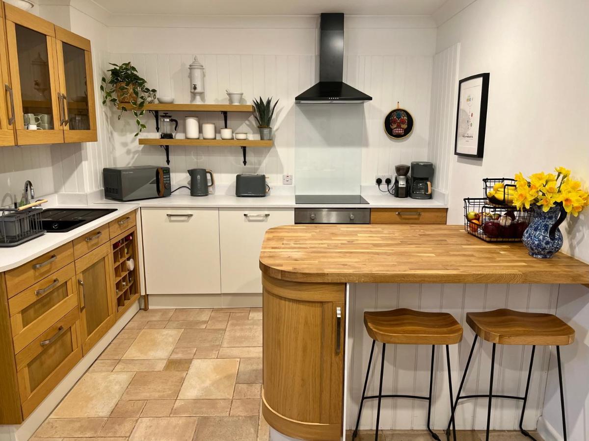 Hollyhocks Holiday Home- 2 Bedroomed Ground Floor Apartment Sleeps 5 Ivybridge Eksteriør bilde